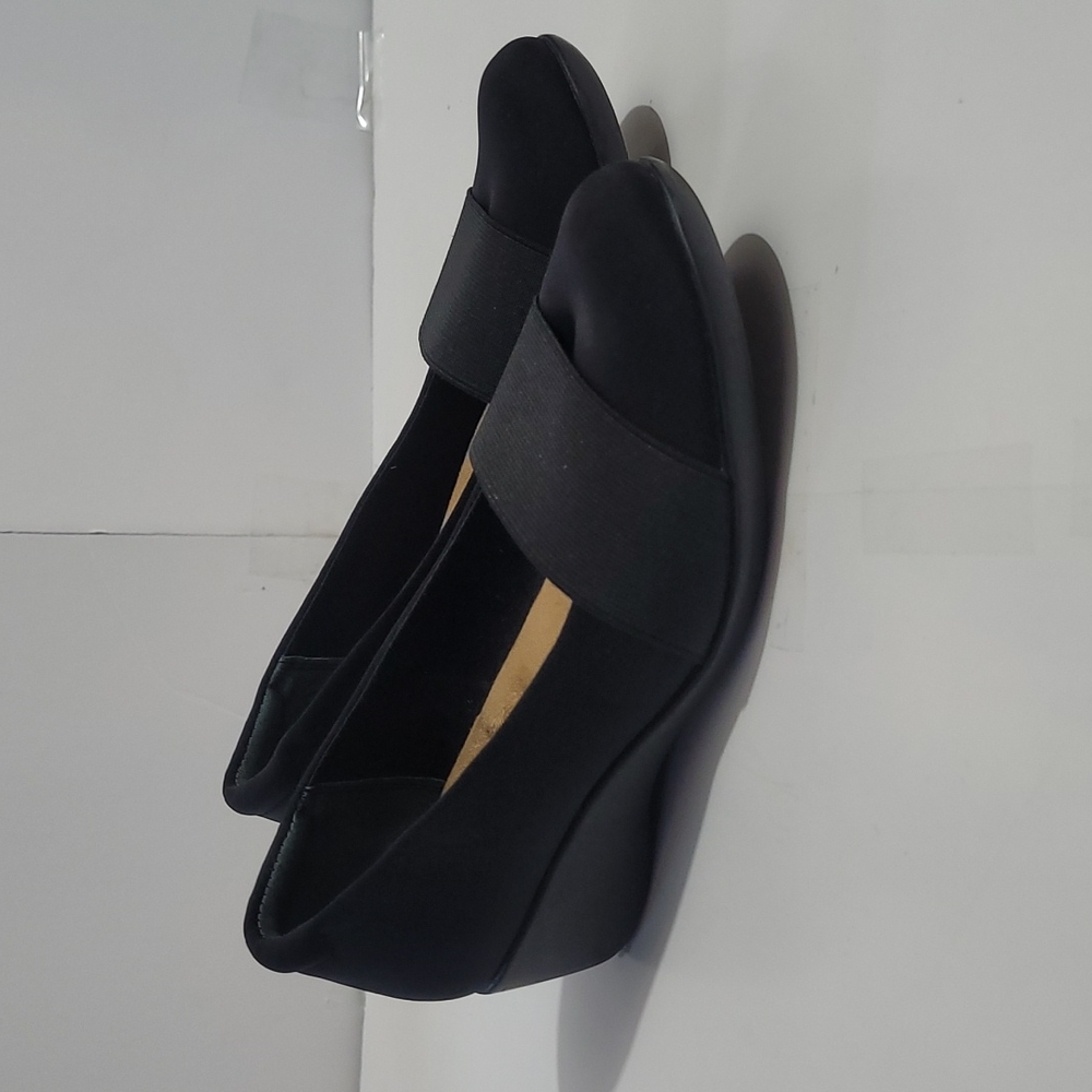 Giani Bernini arch supported wedge shoes. Size 7.5. Super soft insoles. NEW! - Picture 2 of 7